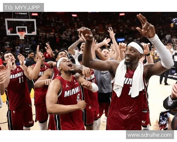 10月31日马刺与热火全场精彩对决回顾与分析